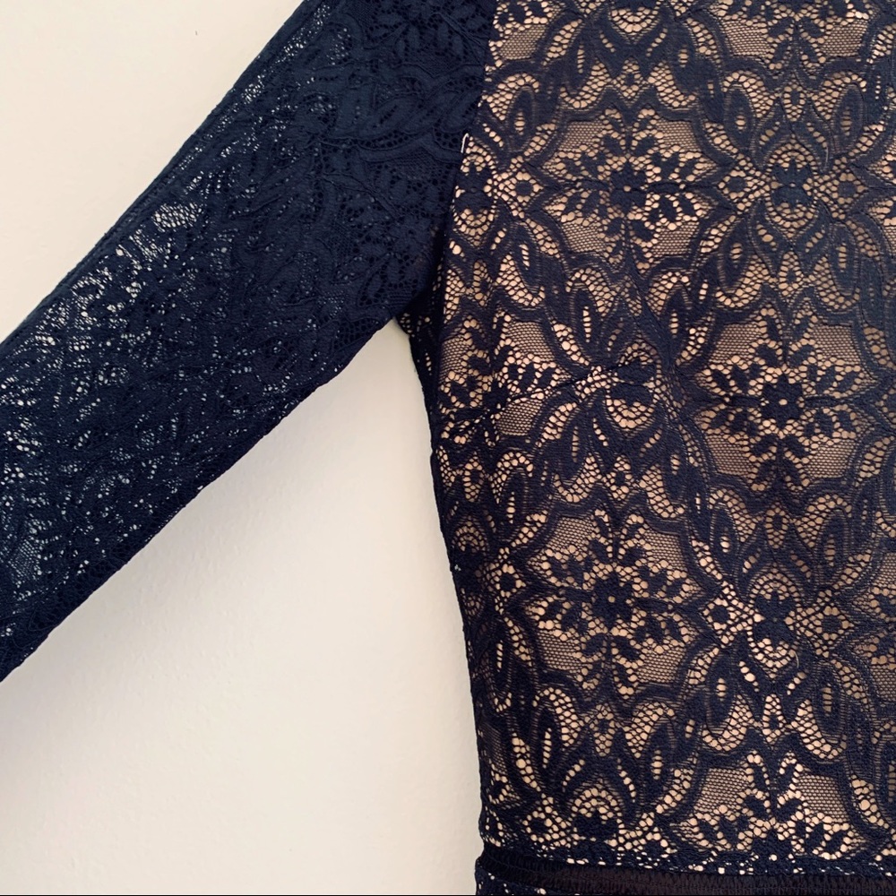 Aritzia Mock Neck Lace Dress Size 2
